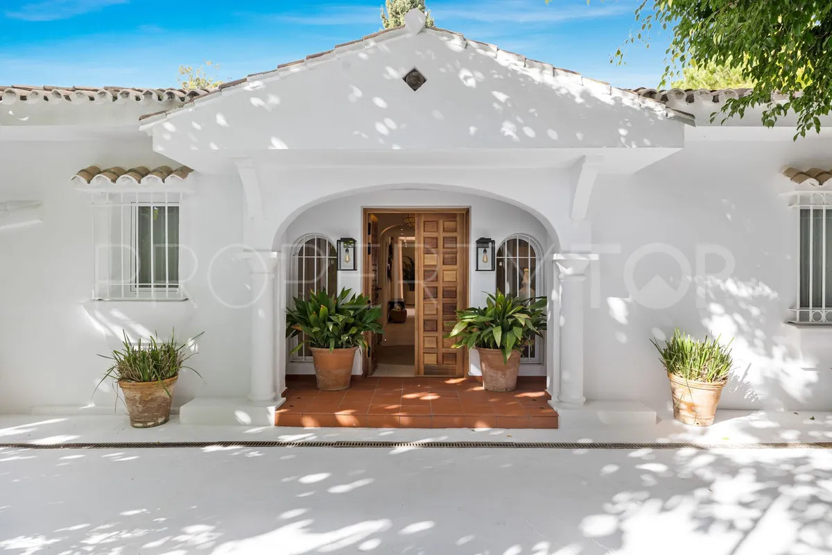 Villa en venta en Hacienda las Chapas con 3 dormitorios