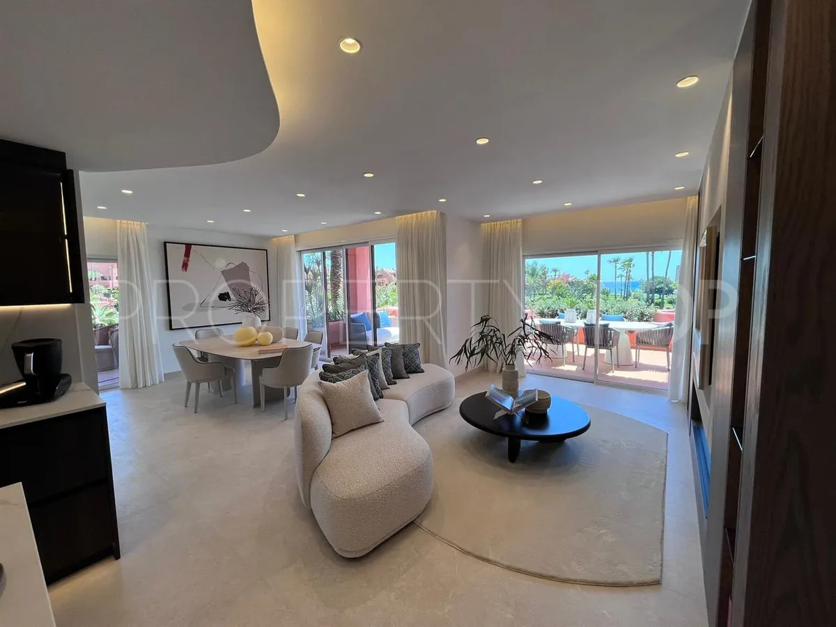 Comprar apartamento de 3 dormitorios en New Golden Mile