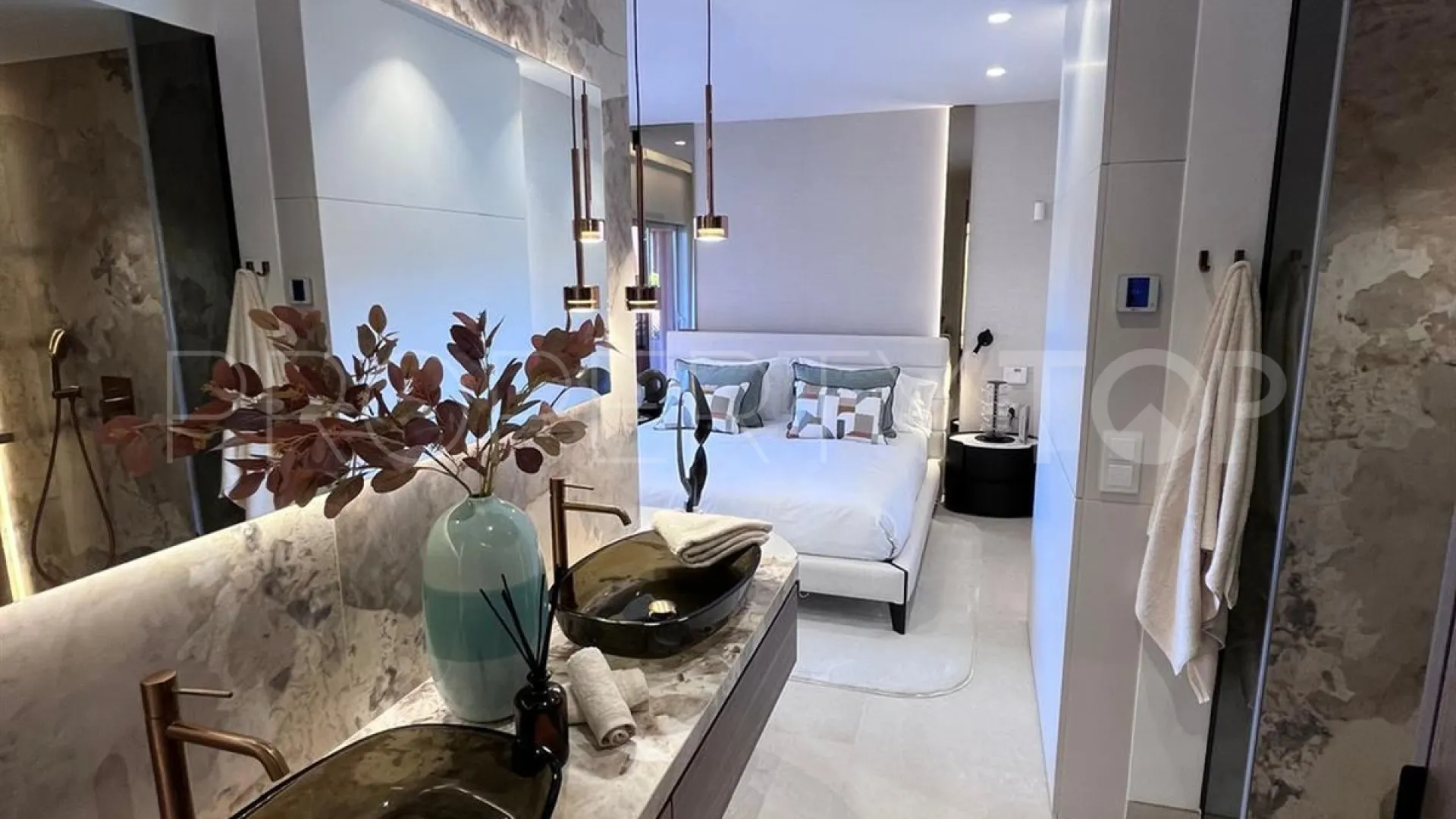 Comprar apartamento de 3 dormitorios en New Golden Mile