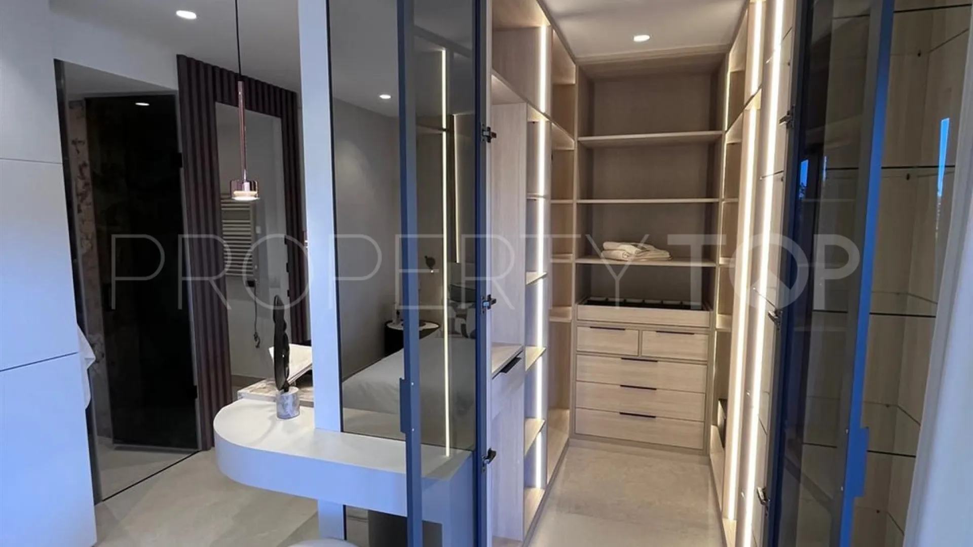 Comprar apartamento de 3 dormitorios en New Golden Mile