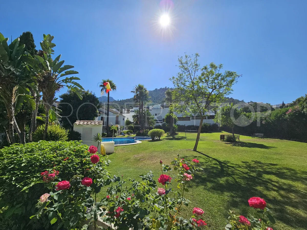 For sale 3 bedrooms town house in Benahavis