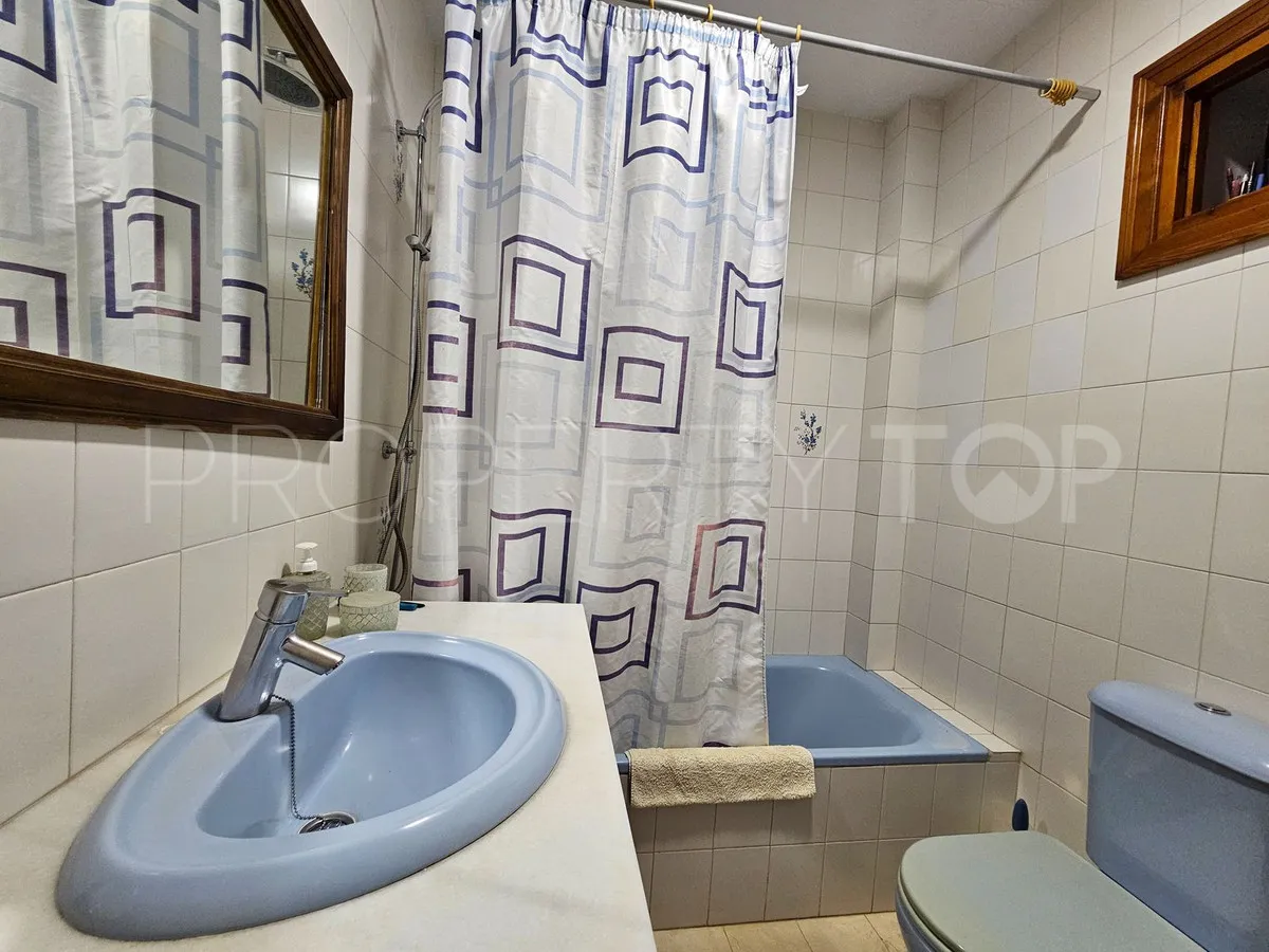 For sale 3 bedrooms town house in Benahavis