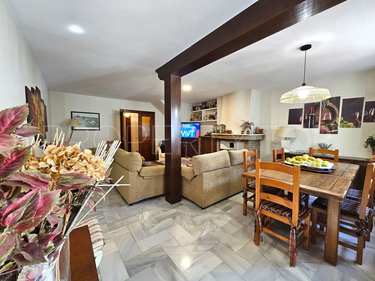 For sale 3 bedrooms town house in Benahavis