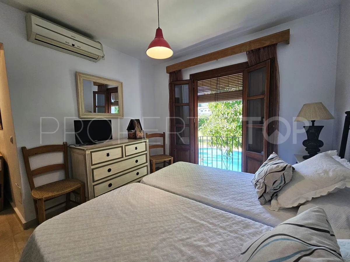 For sale 3 bedrooms town house in Benahavis