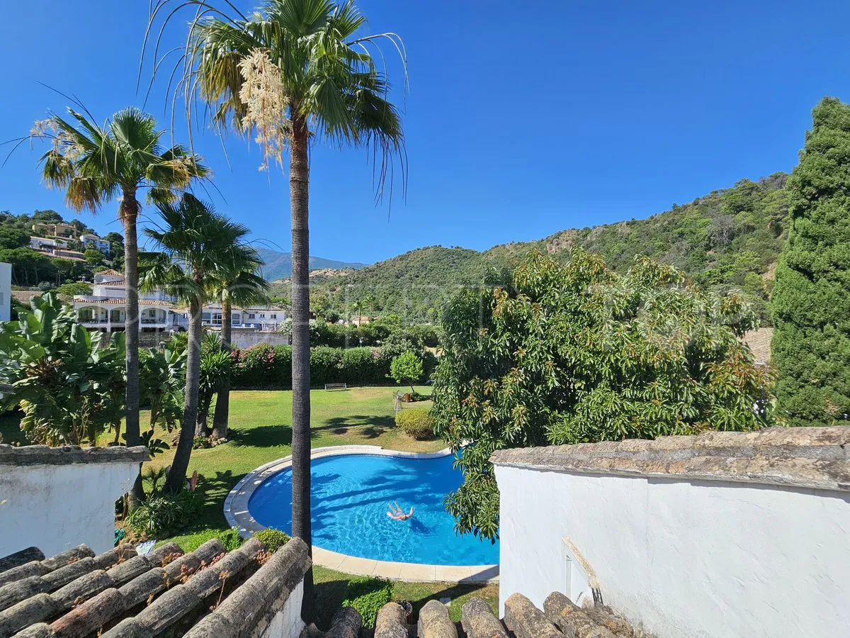 For sale 3 bedrooms town house in Benahavis