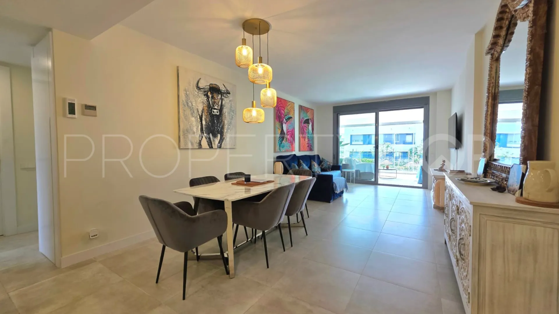 Se vende apartamento planta baja en Selwo de 2 dormitorios