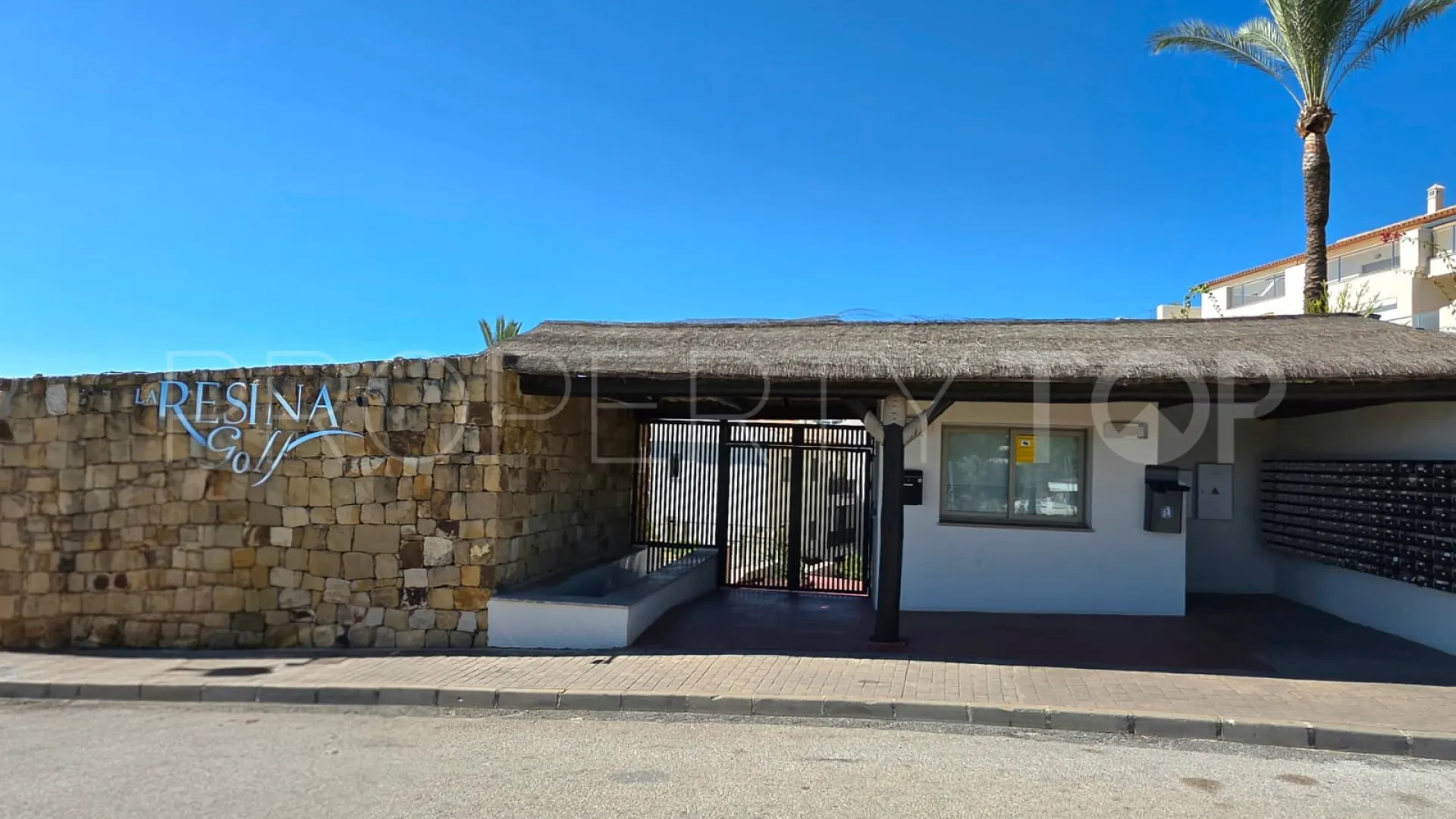 For sale apartment in La Resina Golf