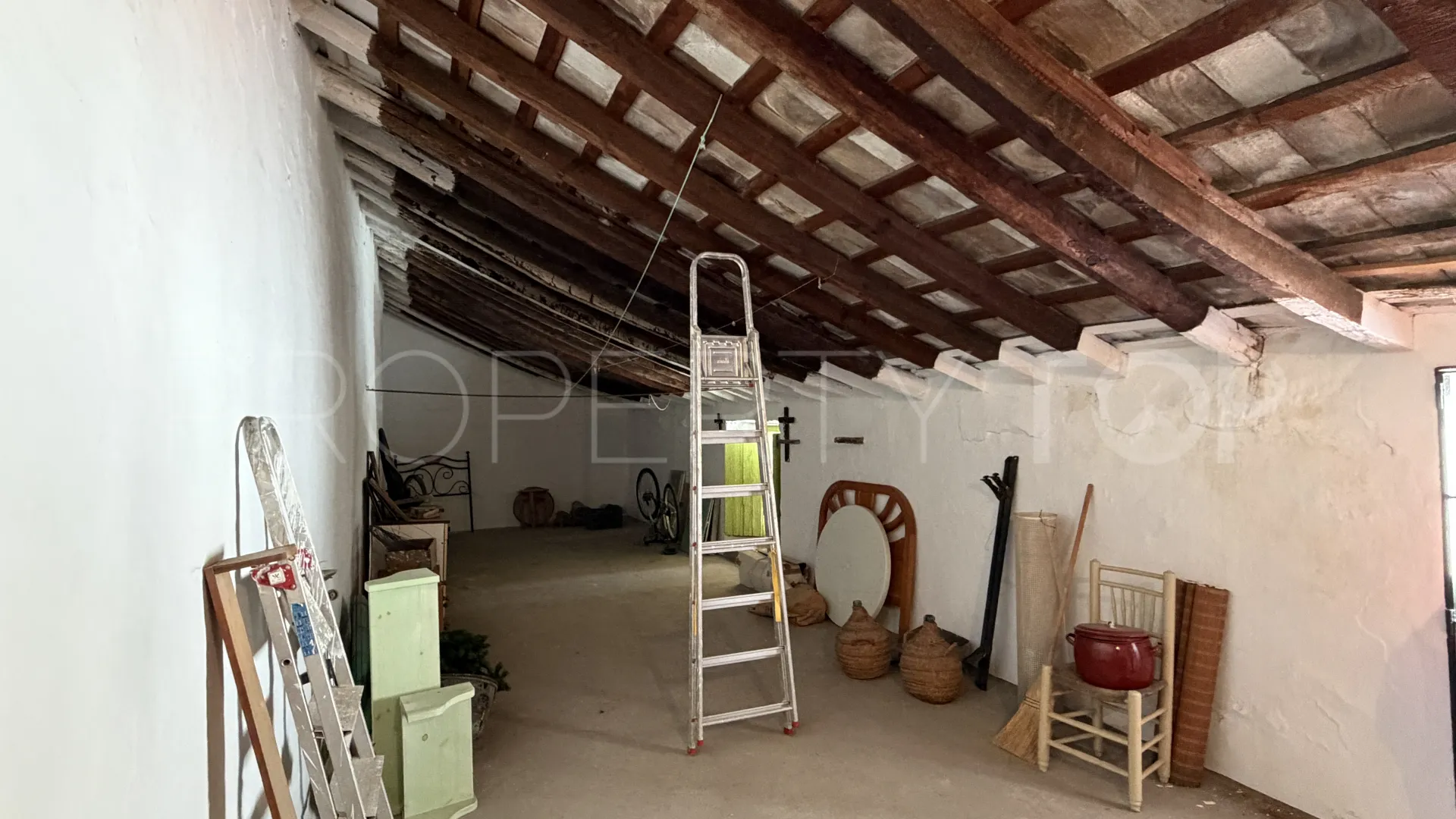 Se vende adosado con 5 dormitorios en Estepona Casco Antiguo
