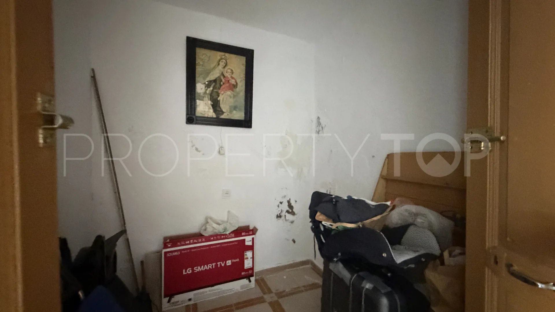 Se vende adosado con 5 dormitorios en Estepona Casco Antiguo