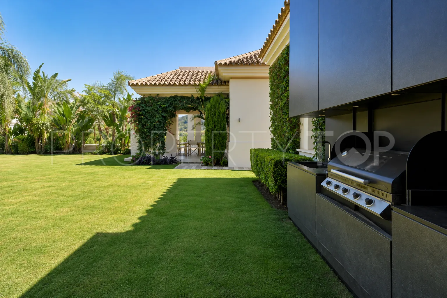 Villa for sale in La Zagaleta with 6 bedrooms