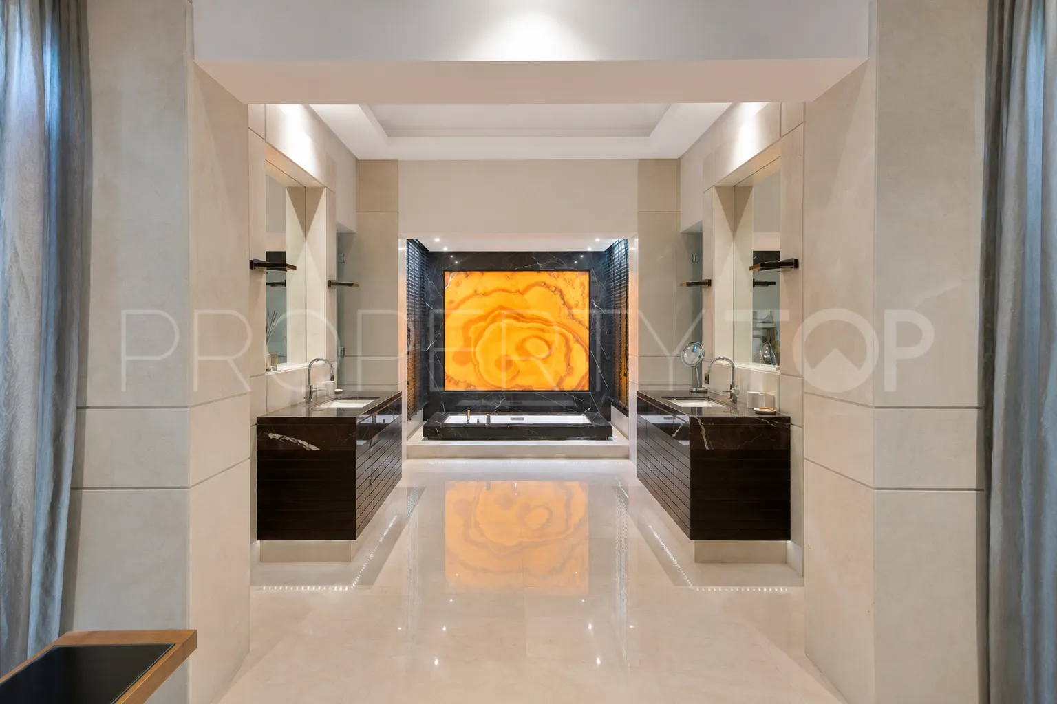 Villa for sale in La Zagaleta with 6 bedrooms