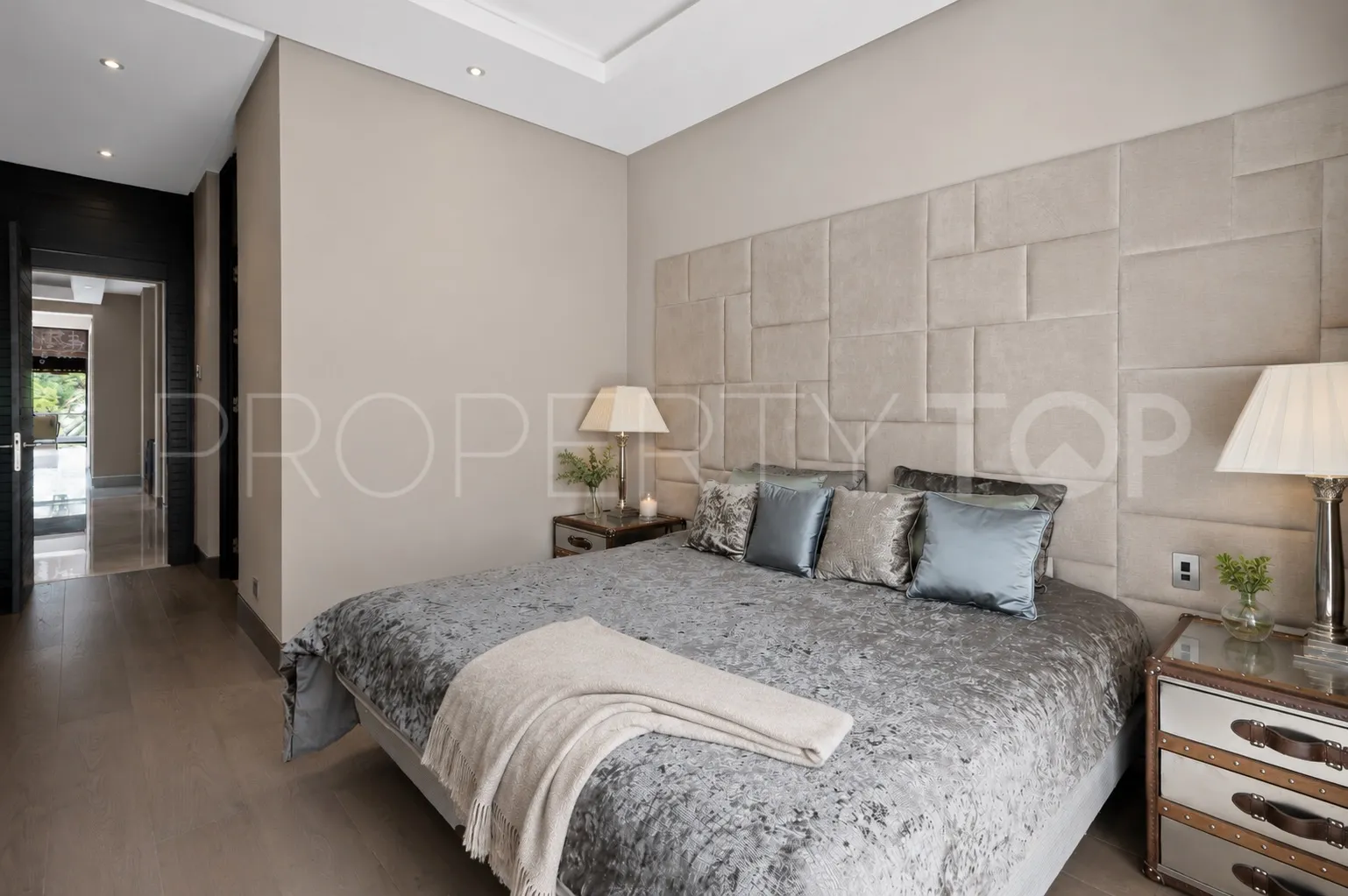 Villa for sale in La Zagaleta with 6 bedrooms