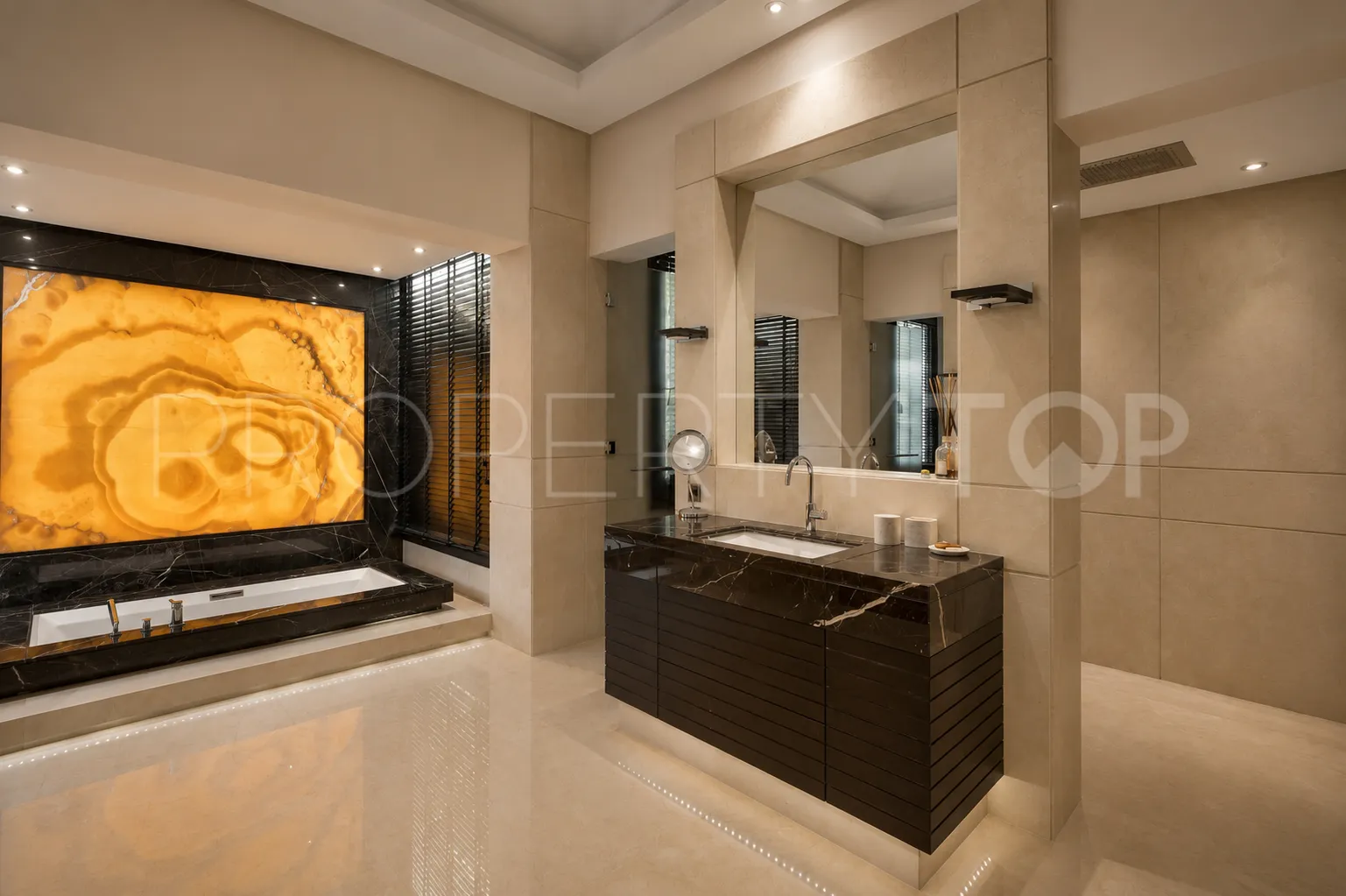 Villa for sale in La Zagaleta with 6 bedrooms