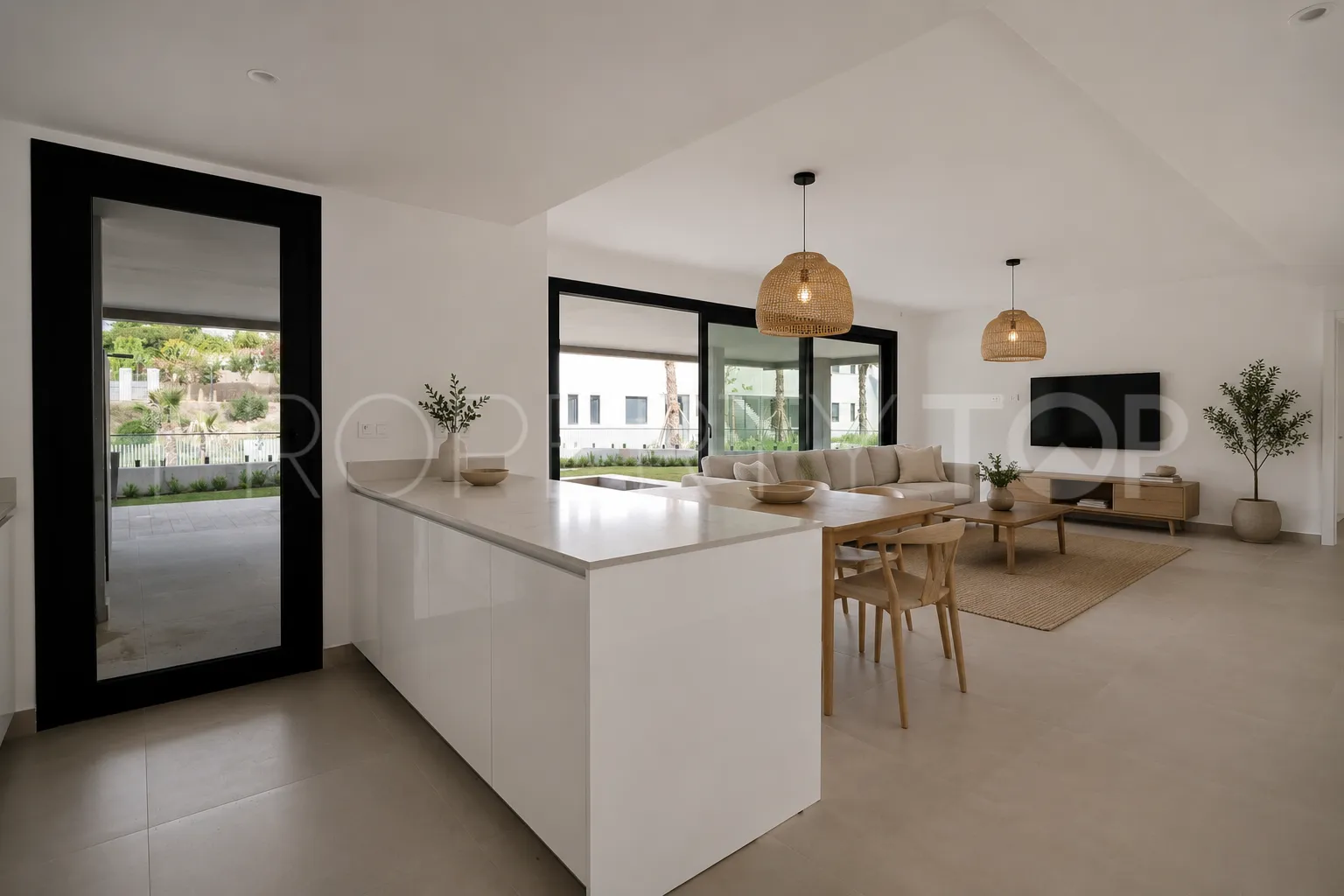 Apartamento planta baja en venta en Los Altos de los Monteros