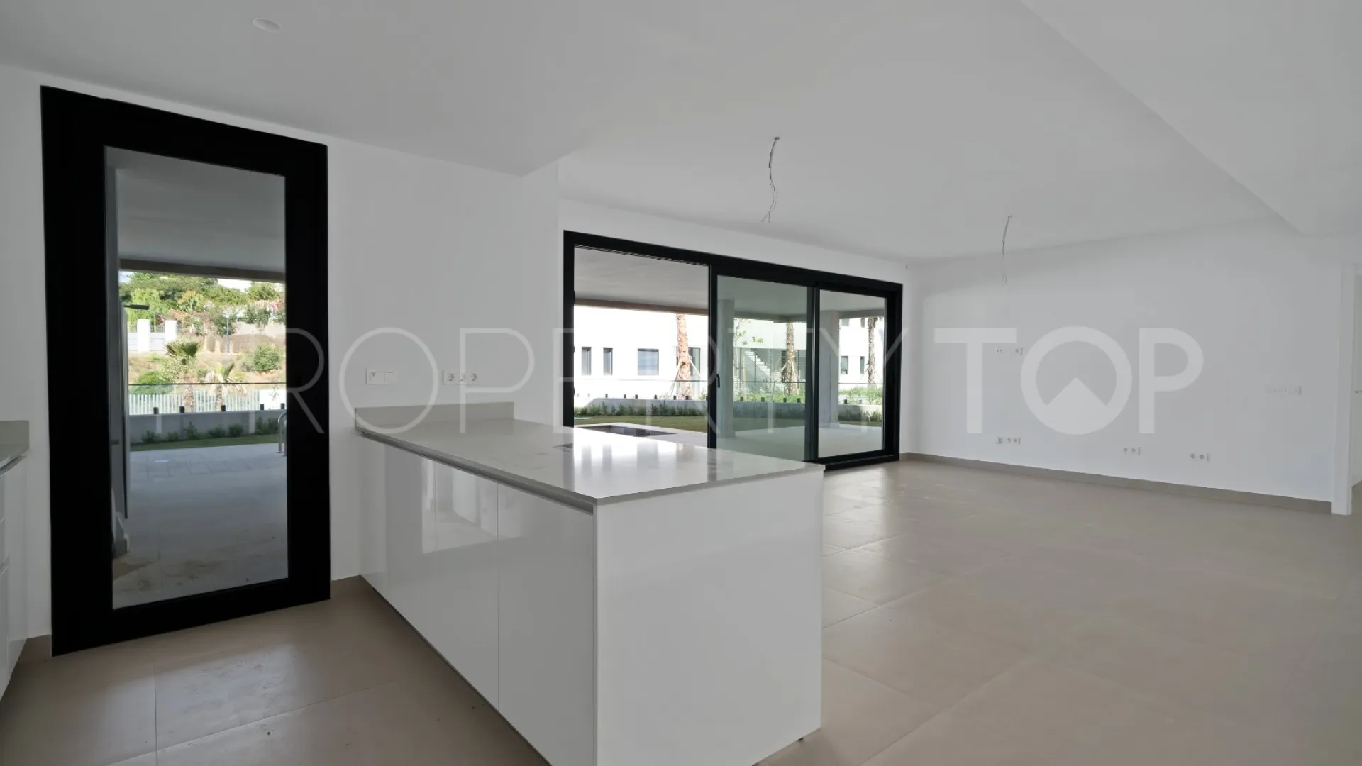 Apartamento planta baja en venta en Los Altos de los Monteros