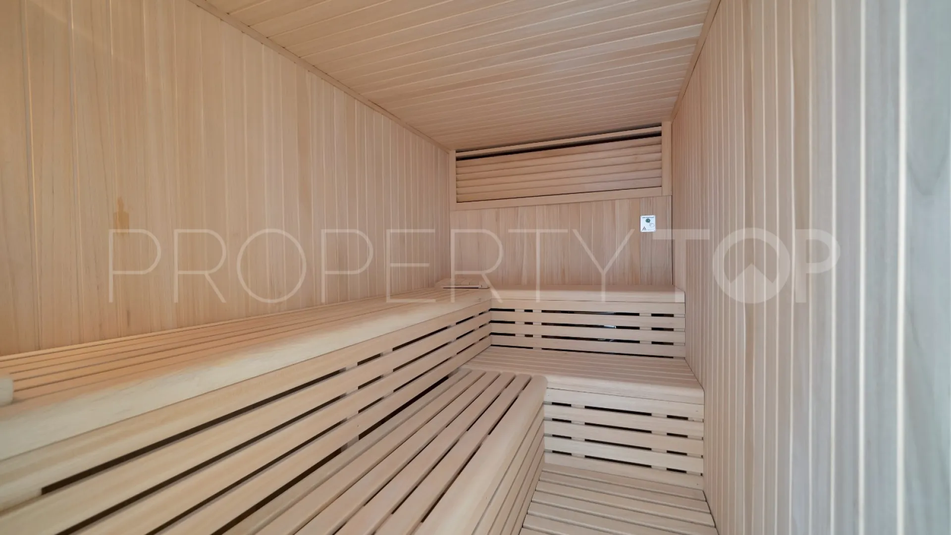 Apartamento planta baja en venta en Los Altos de los Monteros