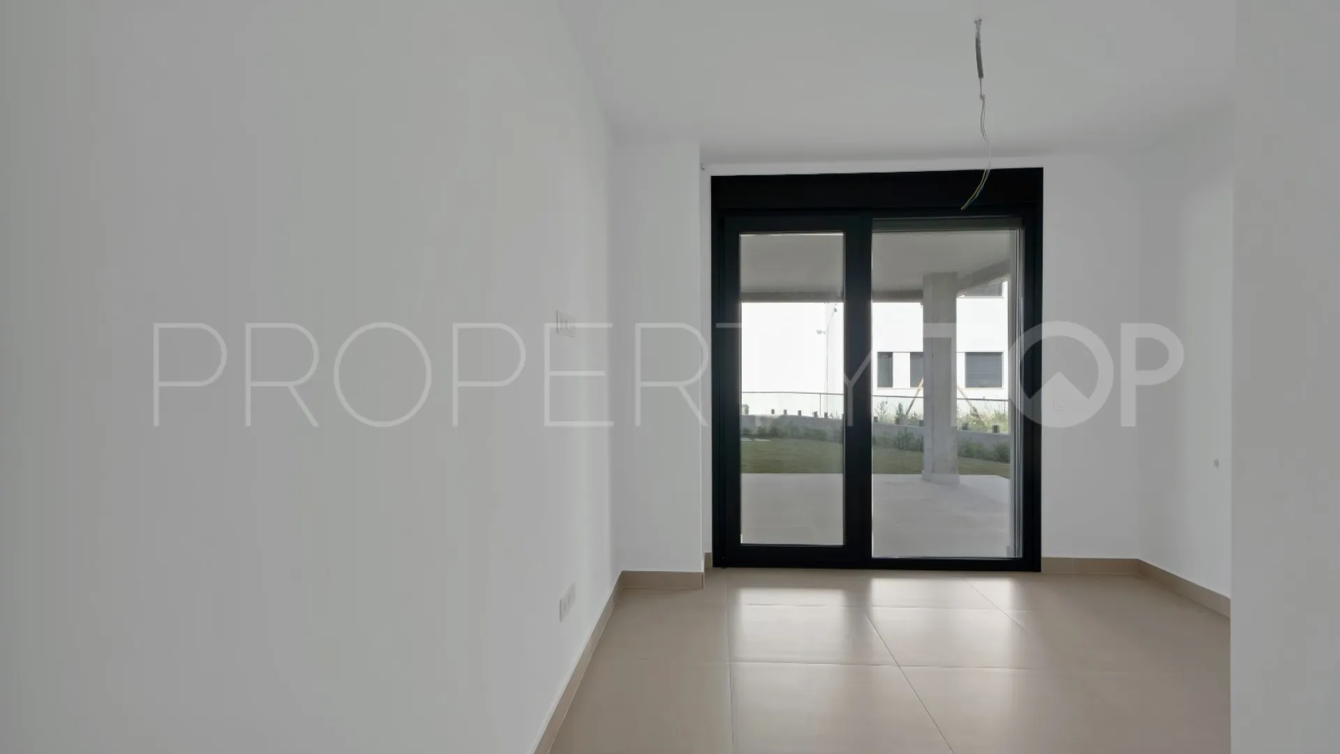 Apartamento planta baja en venta en Los Altos de los Monteros