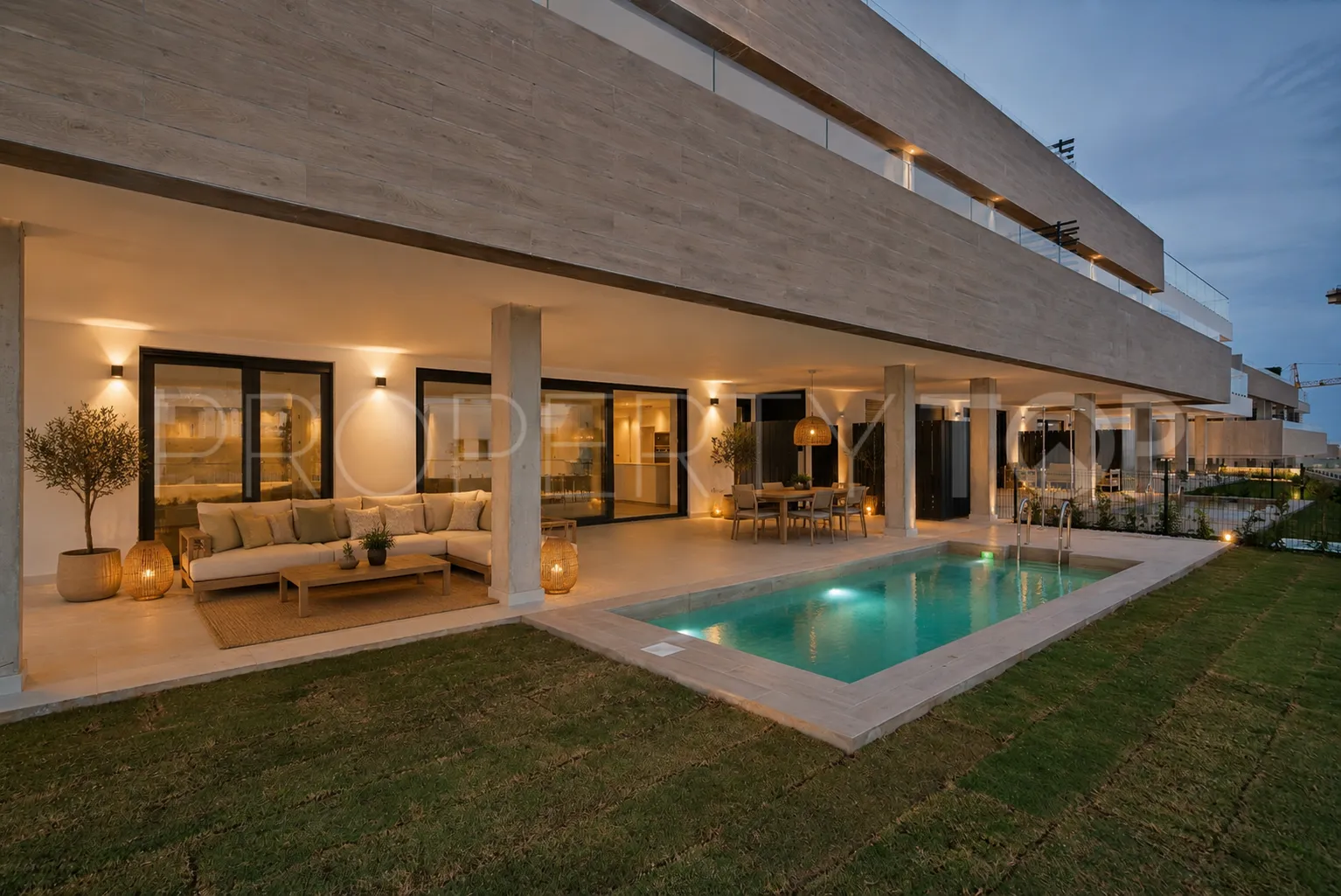 Apartamento planta baja en venta en Los Altos de los Monteros