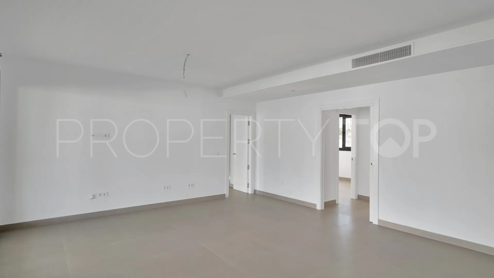 Apartamento planta baja en venta en Los Altos de los Monteros