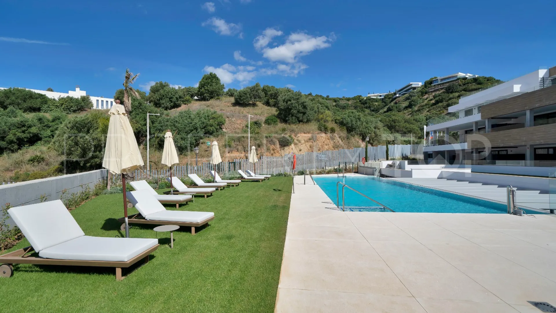 Apartamento planta baja en venta en Los Altos de los Monteros