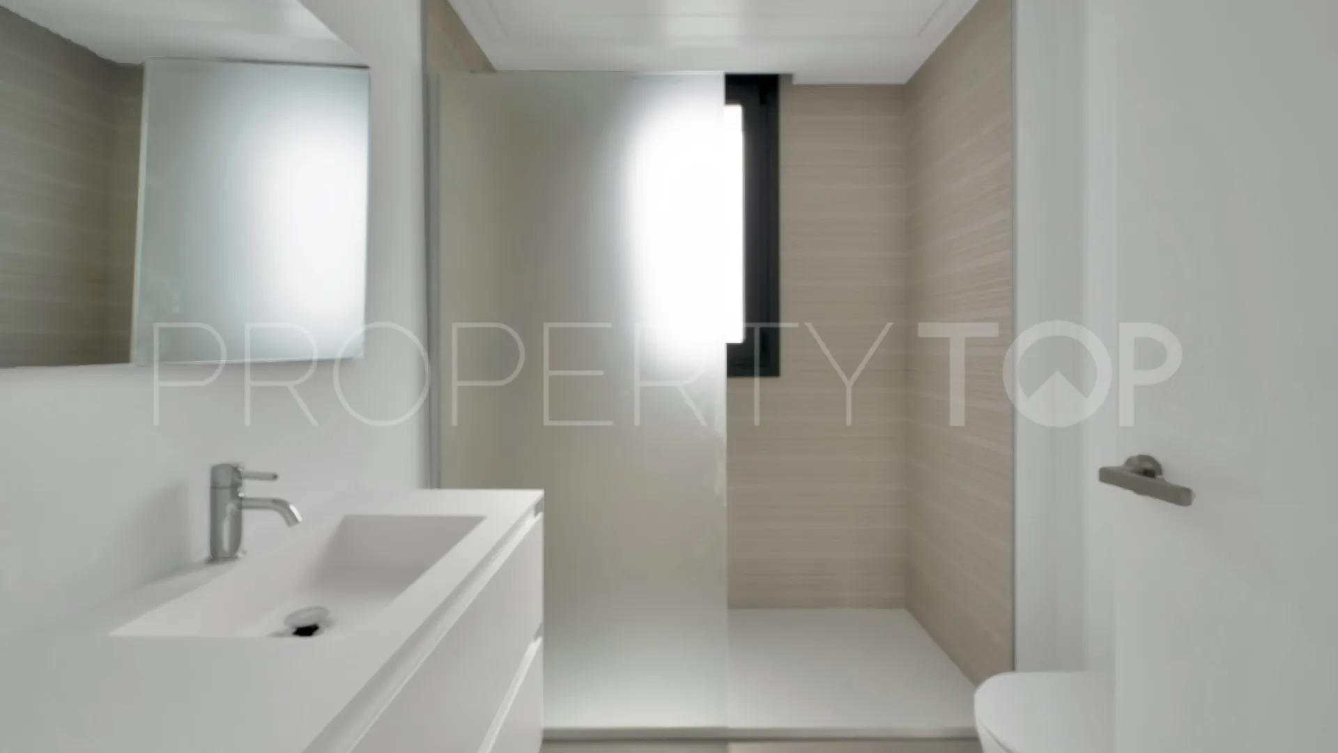 Apartamento planta baja en venta en Los Altos de los Monteros