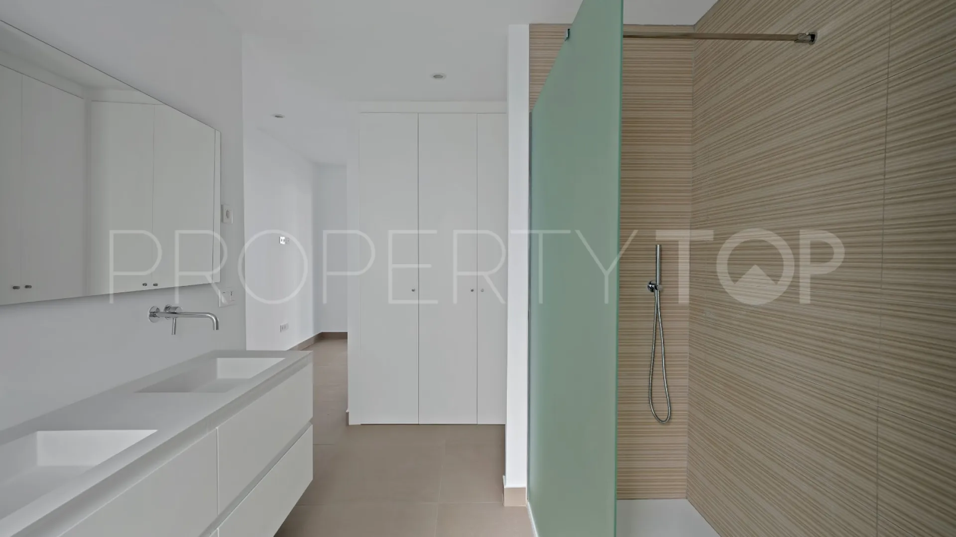 Apartamento planta baja en venta en Los Altos de los Monteros
