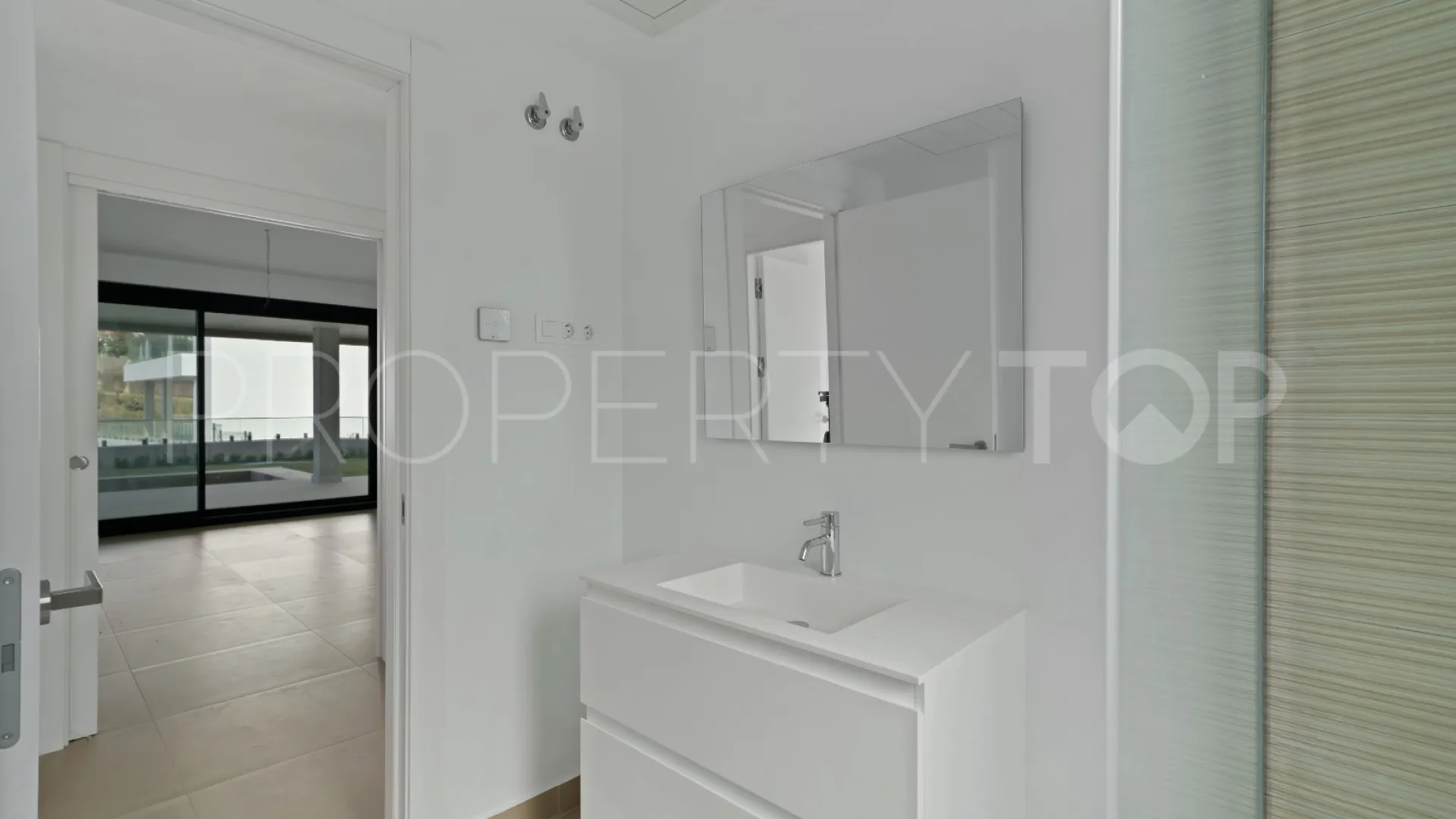 Apartamento planta baja en venta en Los Altos de los Monteros