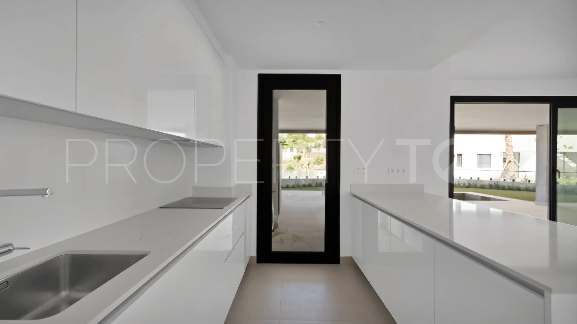 Apartamento planta baja en venta en Los Altos de los Monteros