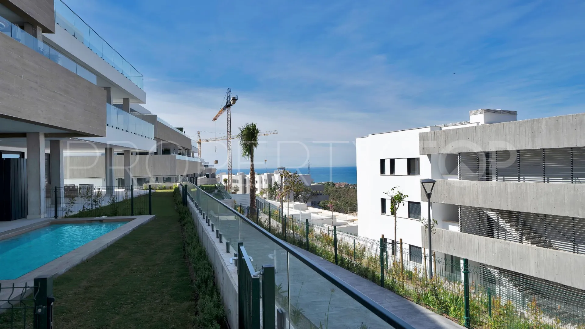 Apartamento planta baja en venta en Los Altos de los Monteros