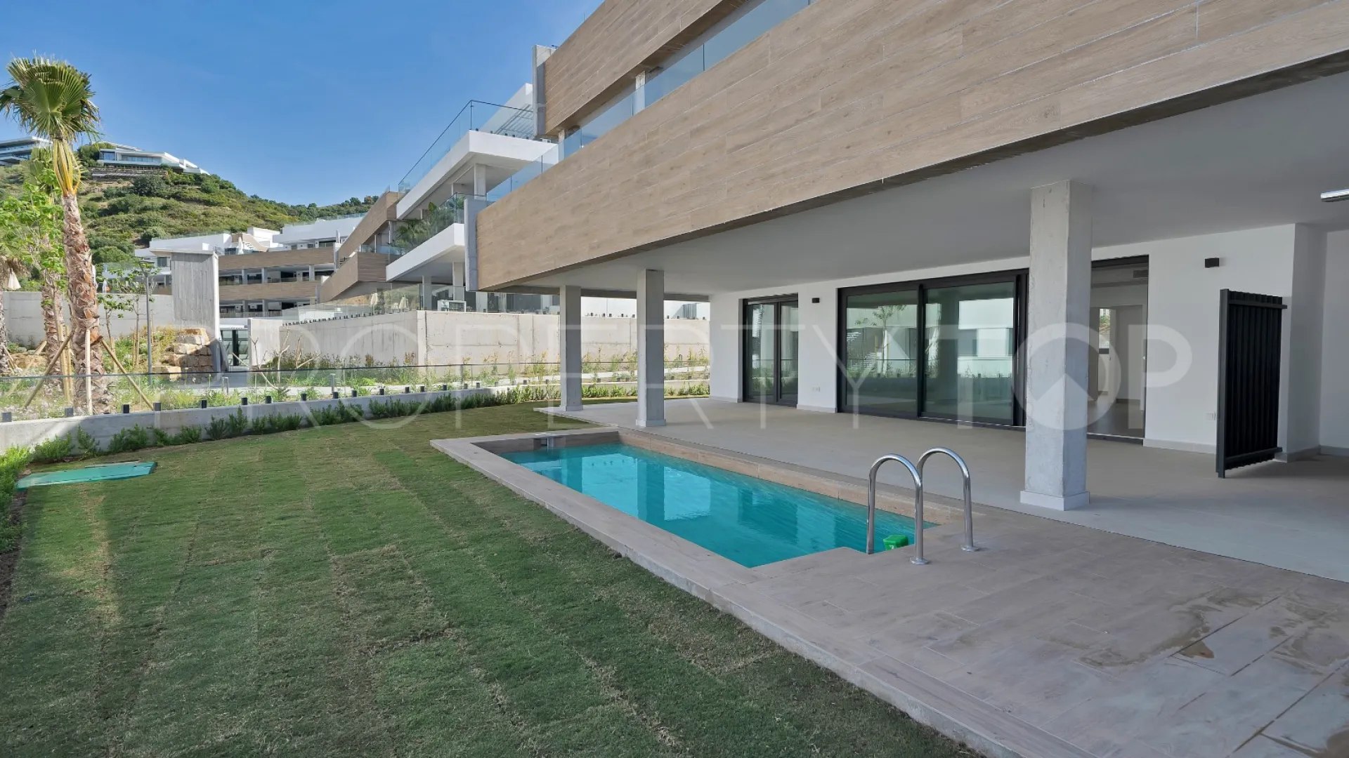 Apartamento planta baja en venta en Los Altos de los Monteros
