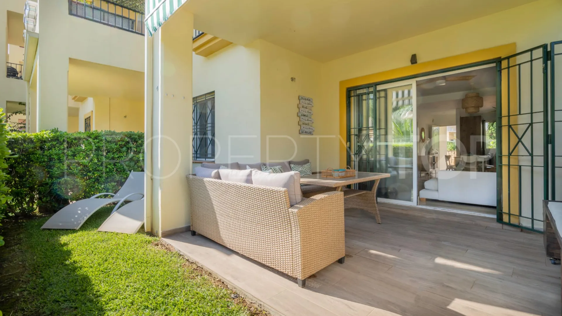 Se vende apartamento planta baja en Riviera del Sol de 2 dormitorios