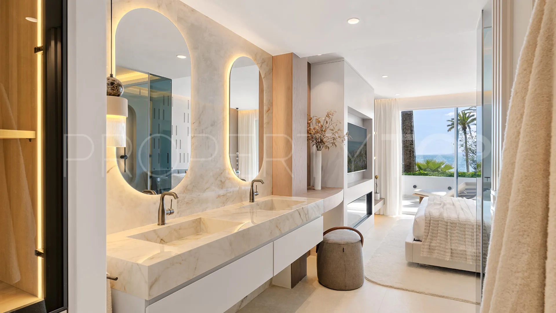 Apartment for sale in Alcazaba Beach