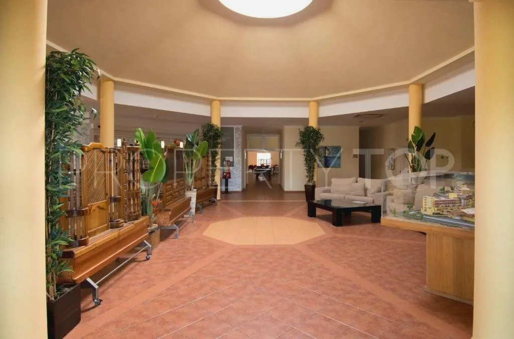 For sale investment with 108 bedrooms in Santa Margarita