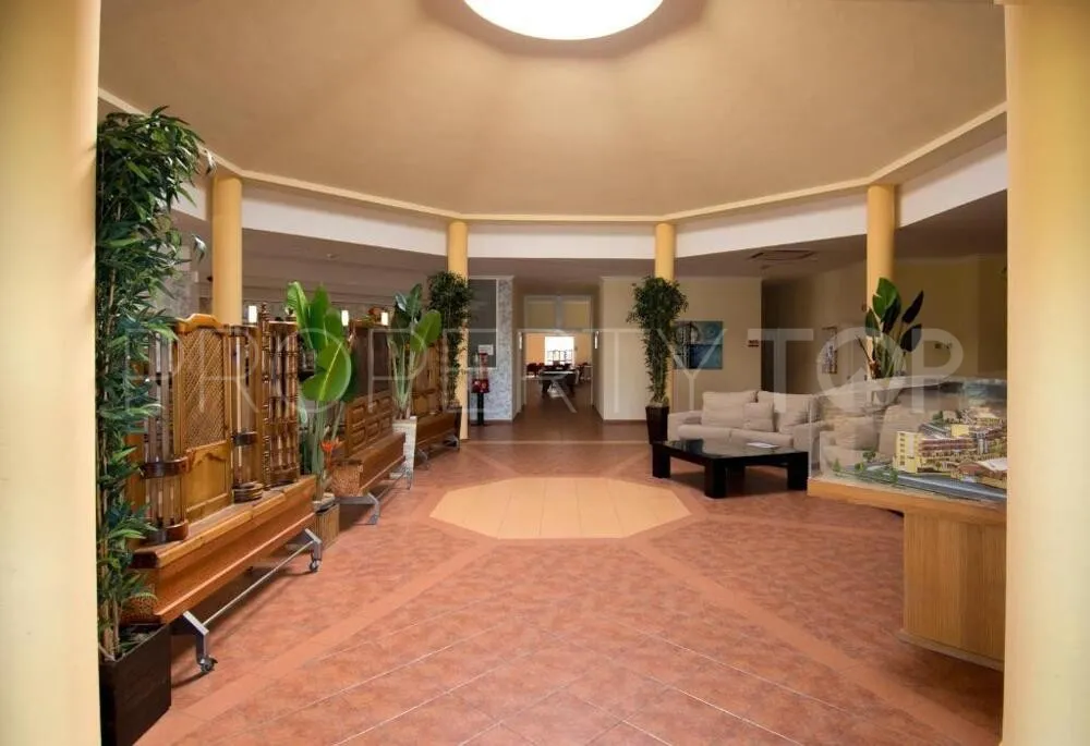For sale investment with 108 bedrooms in Santa Margarita