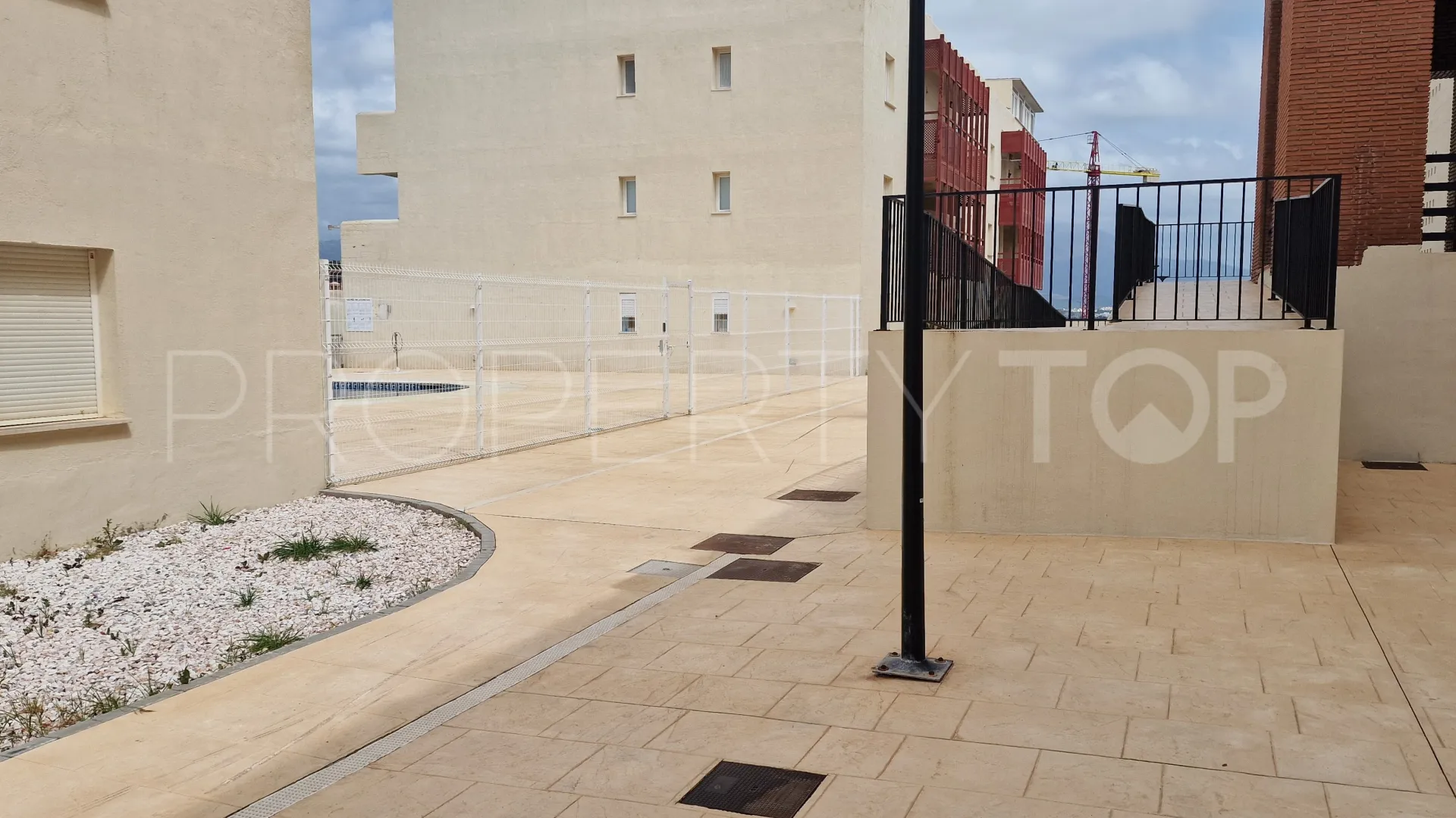 Atico duplex de 3 dormitorios en venta en La Duquesa Golf