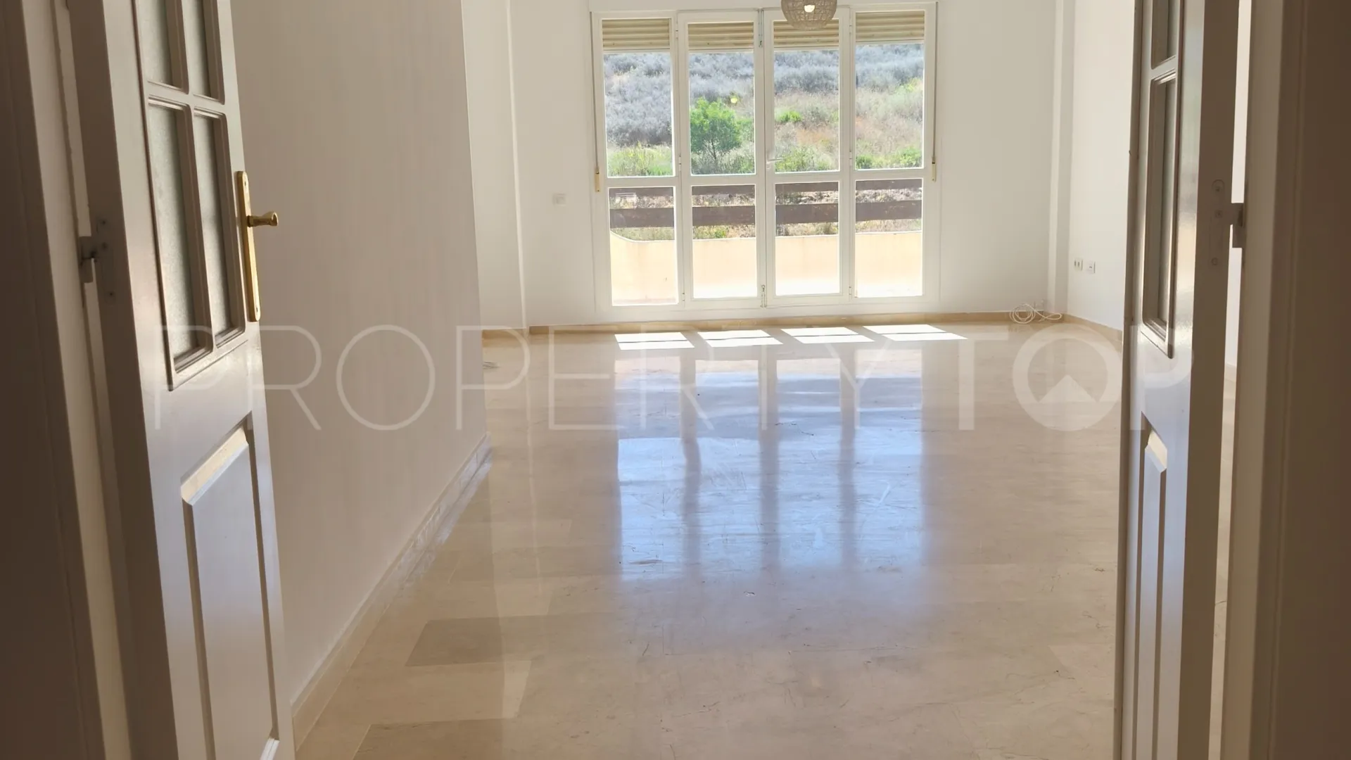 Atico duplex de 3 dormitorios en venta en La Duquesa Golf
