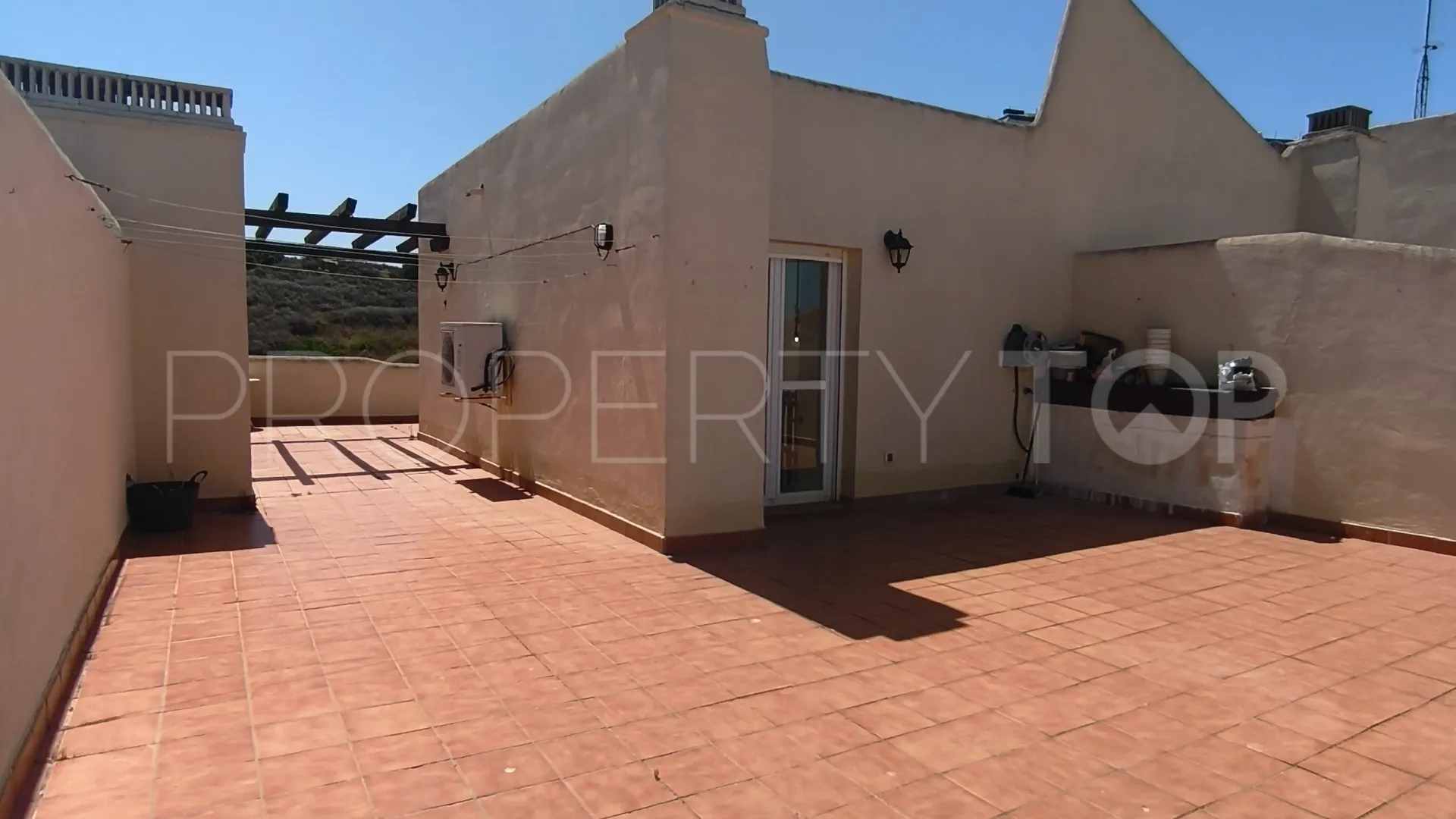Atico duplex de 3 dormitorios en venta en La Duquesa Golf