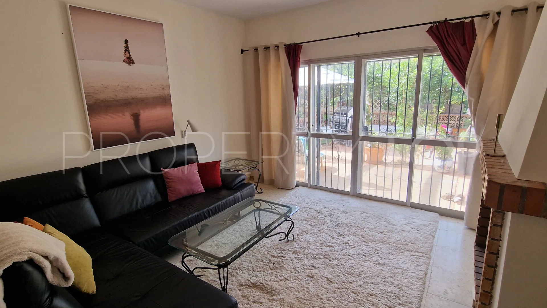 Semi detached house for sale in Princesa Kristina