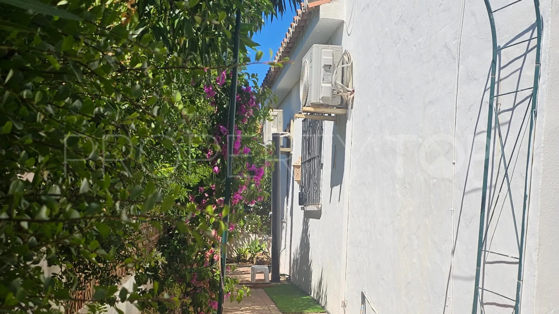 Semi detached house for sale in Princesa Kristina