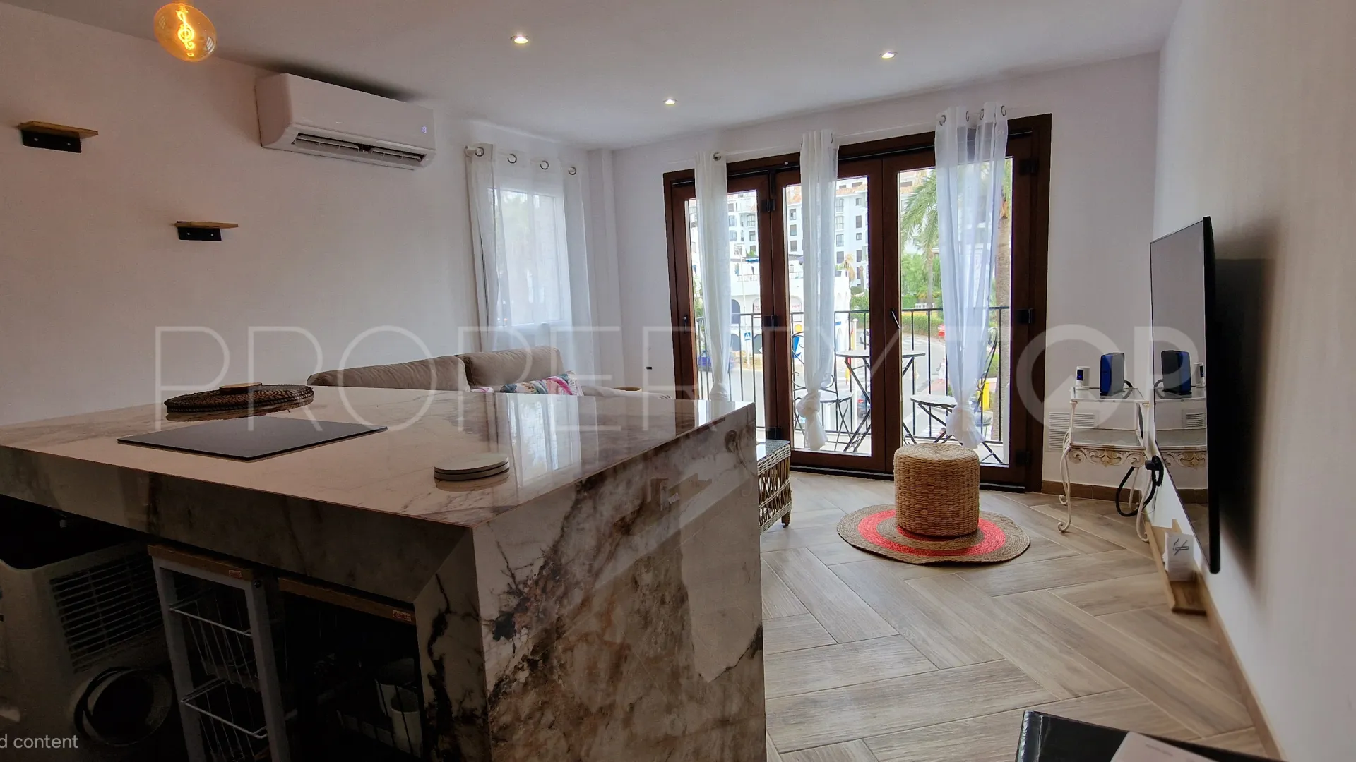 Comprar apartamento con 1 dormitorio en Puerto La Duquesa