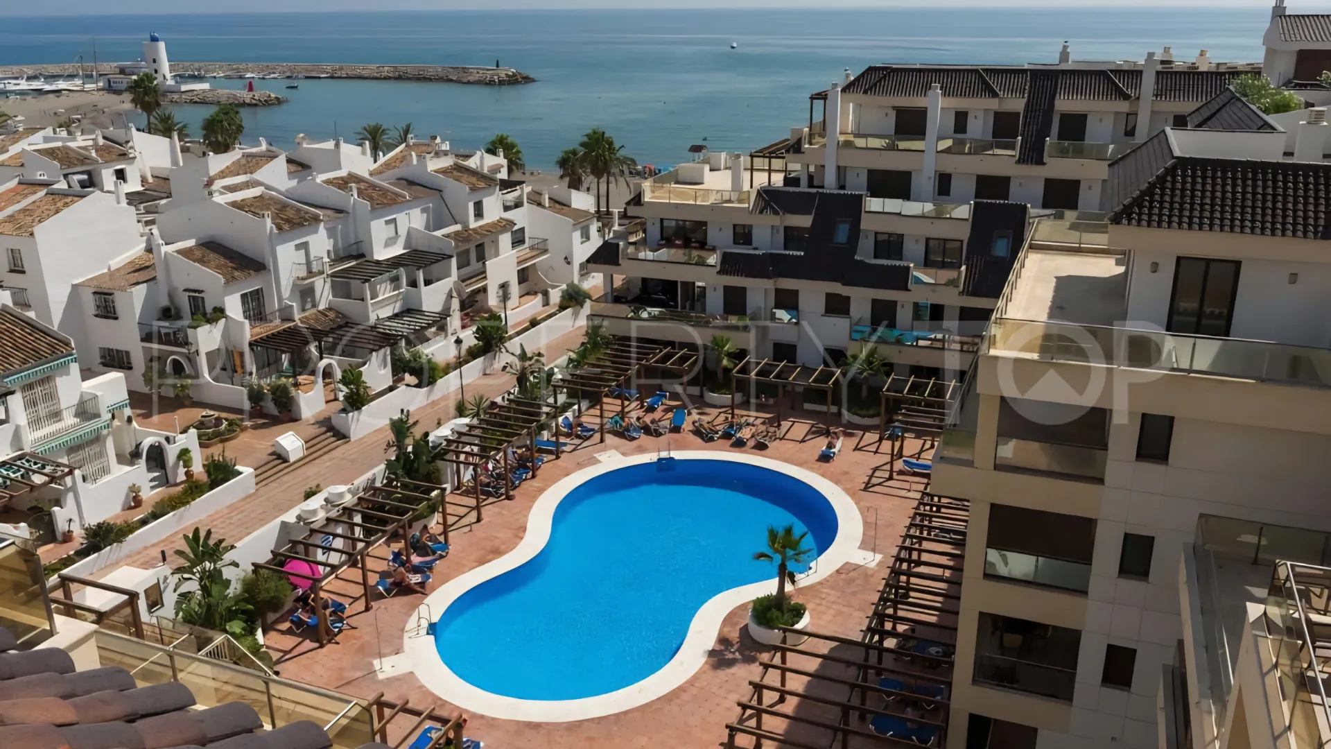 For sale ground floor apartment in Marina del Castillo with 2 bedrooms