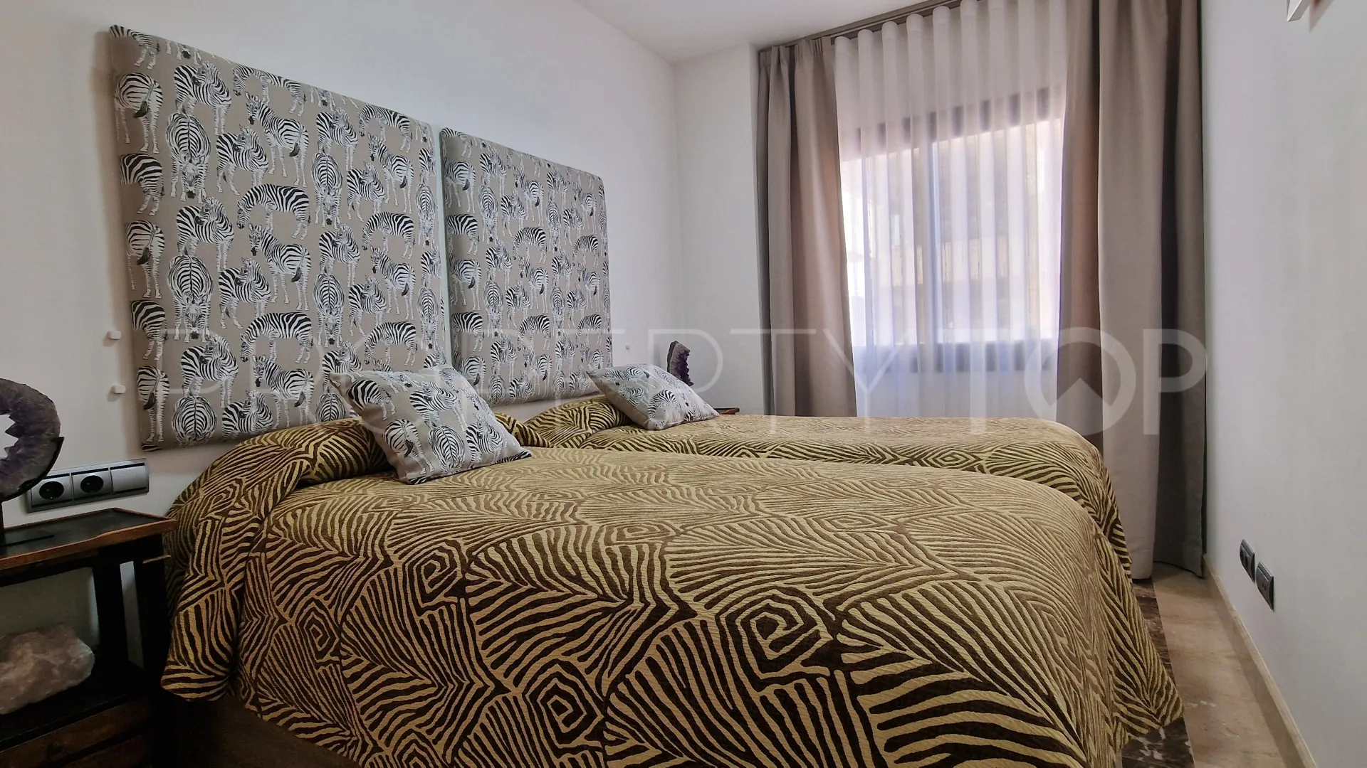 For sale ground floor apartment in Marina del Castillo with 2 bedrooms