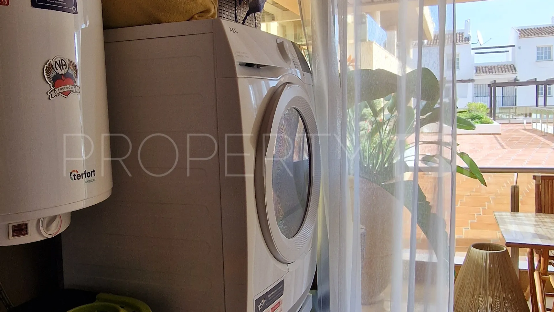 For sale ground floor apartment in Marina del Castillo with 2 bedrooms