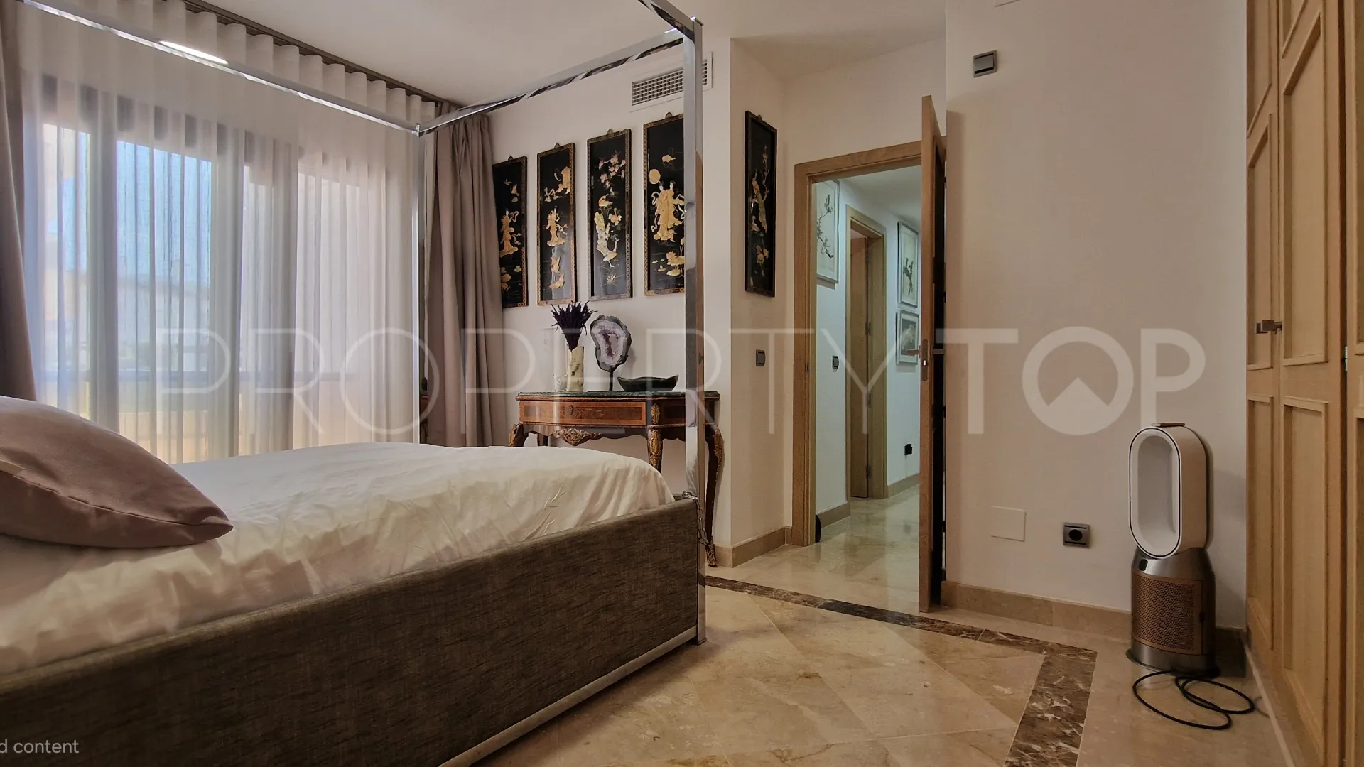 For sale ground floor apartment in Marina del Castillo with 2 bedrooms