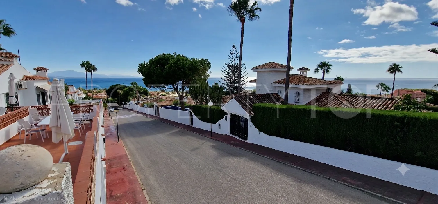Villa pareada en venta en La Duquesa de 2 dormitorios