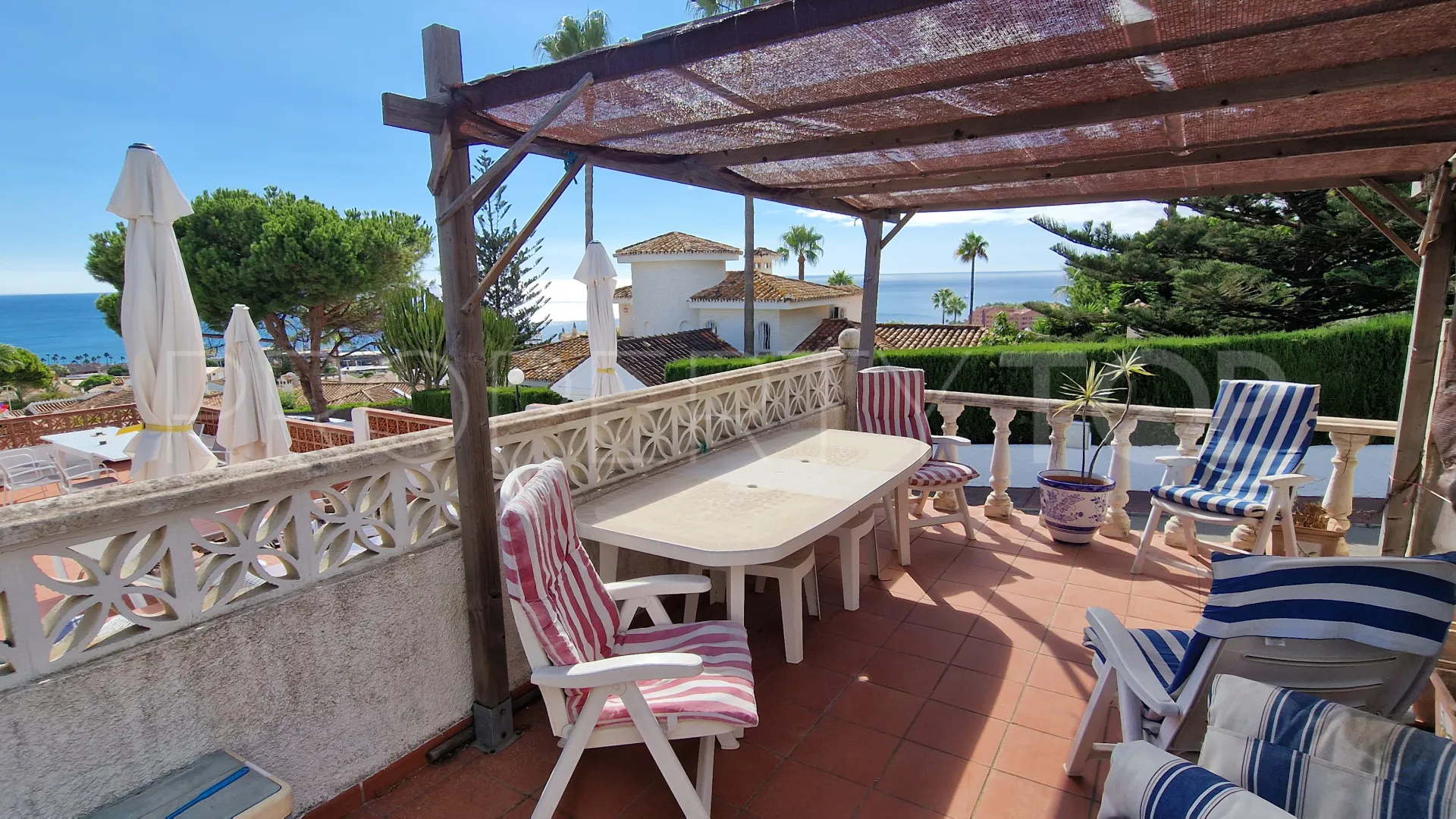 Villa pareada en venta en La Duquesa de 2 dormitorios
