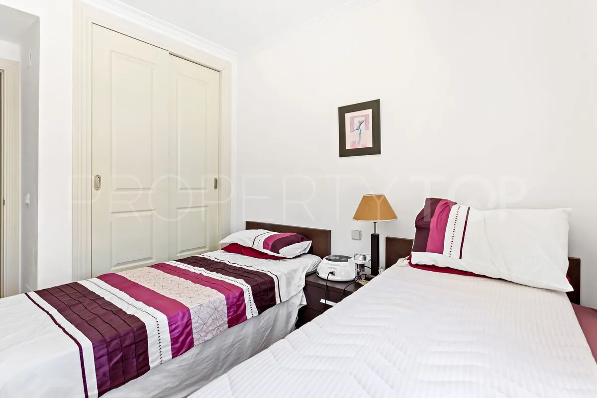 Comprar atico duplex con 3 dormitorios en Casares Playa