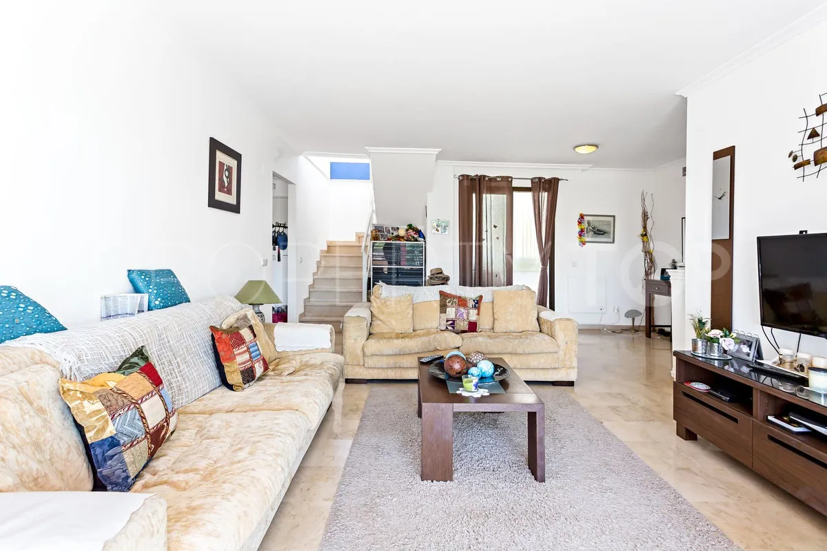 Comprar atico duplex con 3 dormitorios en Casares Playa