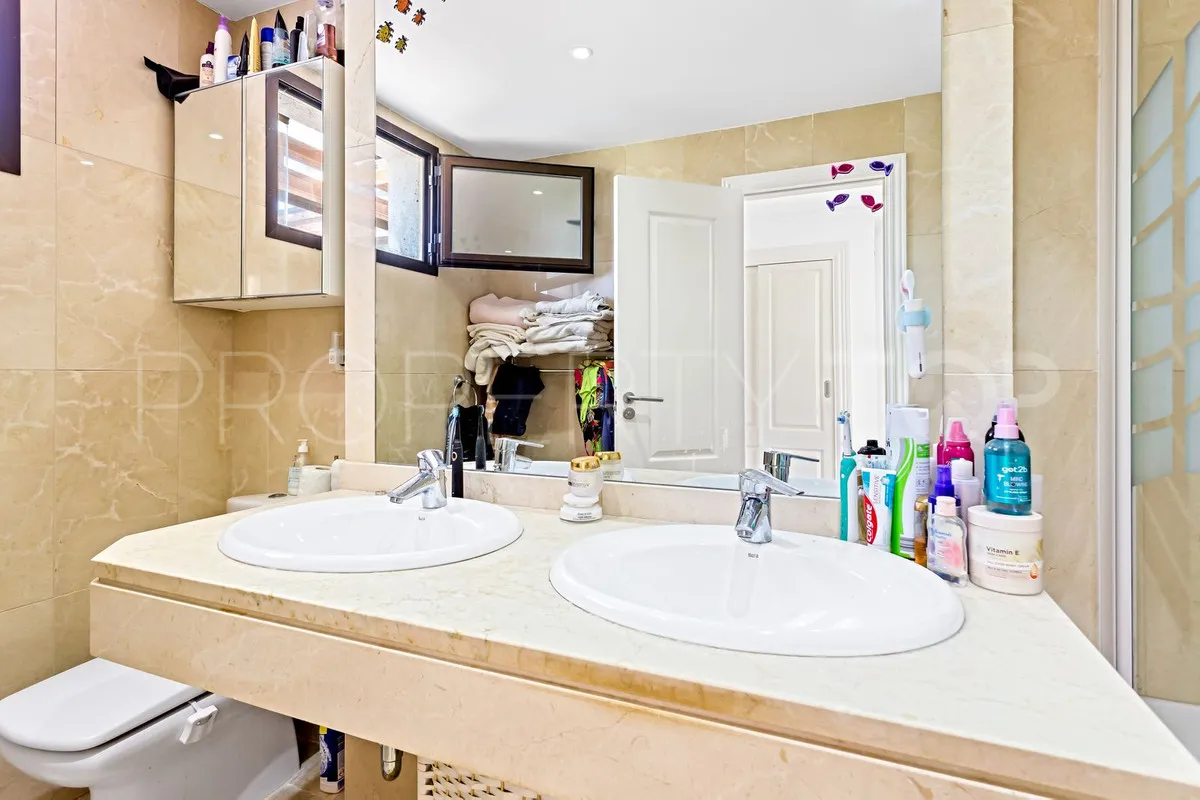Comprar atico duplex con 3 dormitorios en Casares Playa
