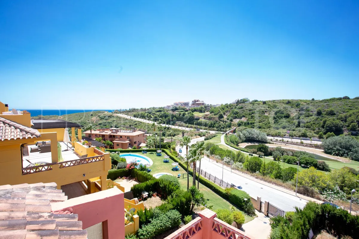 Comprar atico duplex con 3 dormitorios en Casares Playa